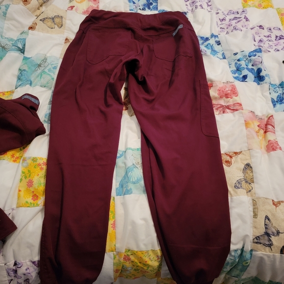 Scrub set - Picture 5 of 10